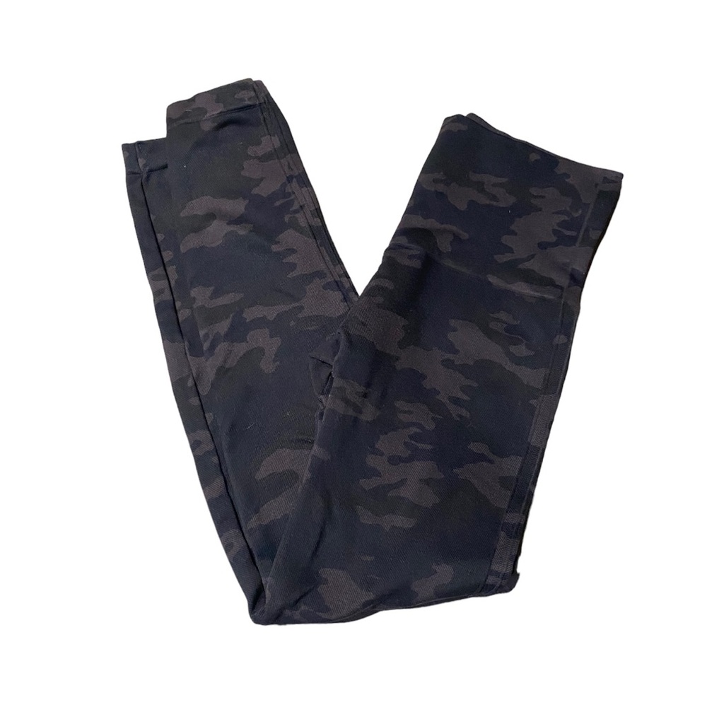 Spanx black camo leggings